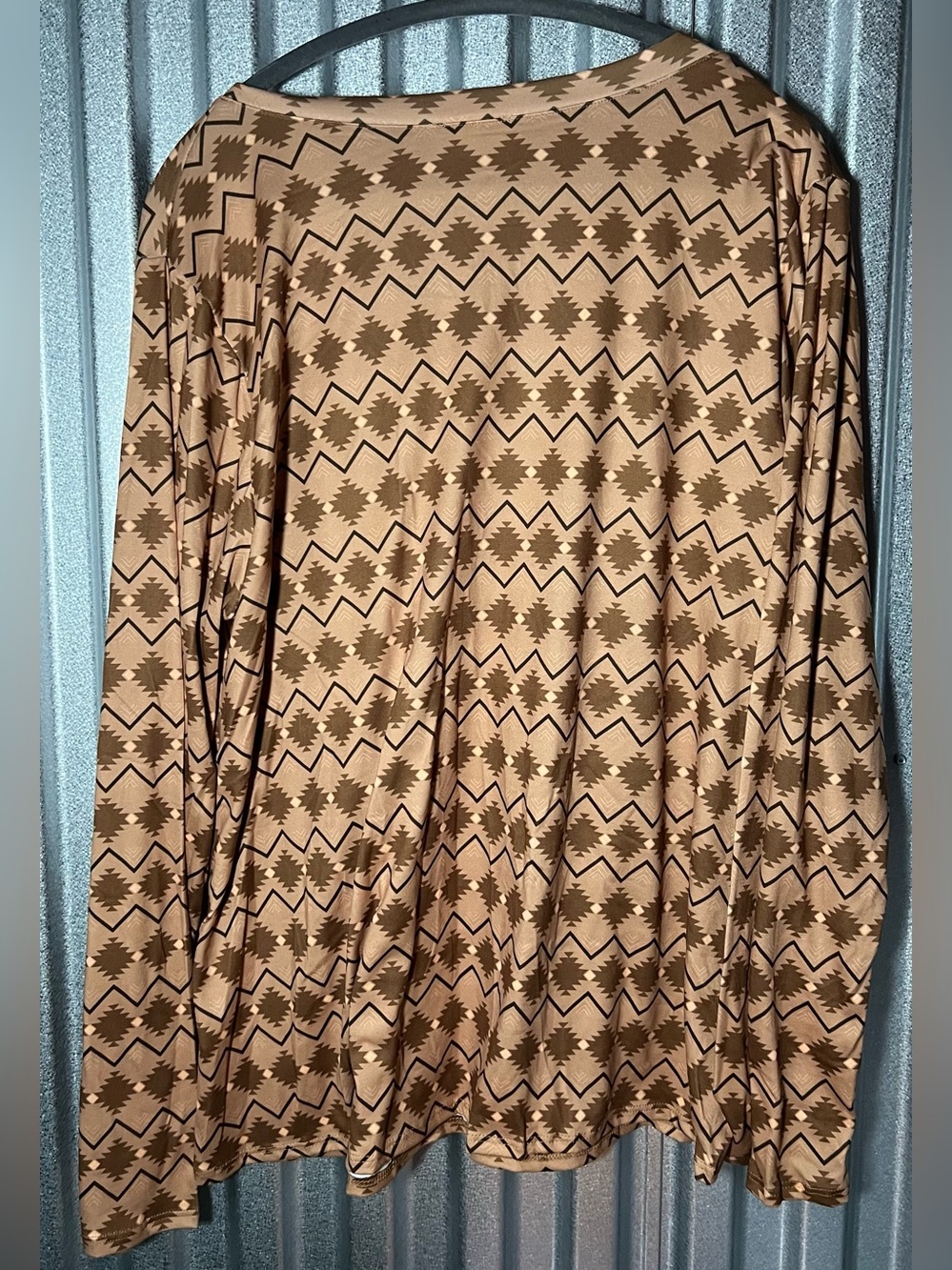 Rolling Ranch Boutique Southwestern Print Long Sleeve Top 3X NWOT - Picture 3 of 4
